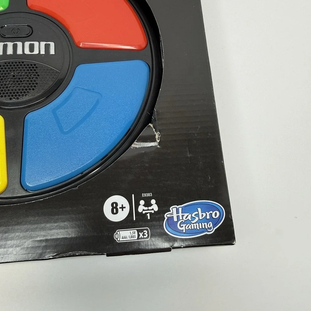 Hasbro Gaming Simon Electronic Memory Game 2020 Brand New Sealed